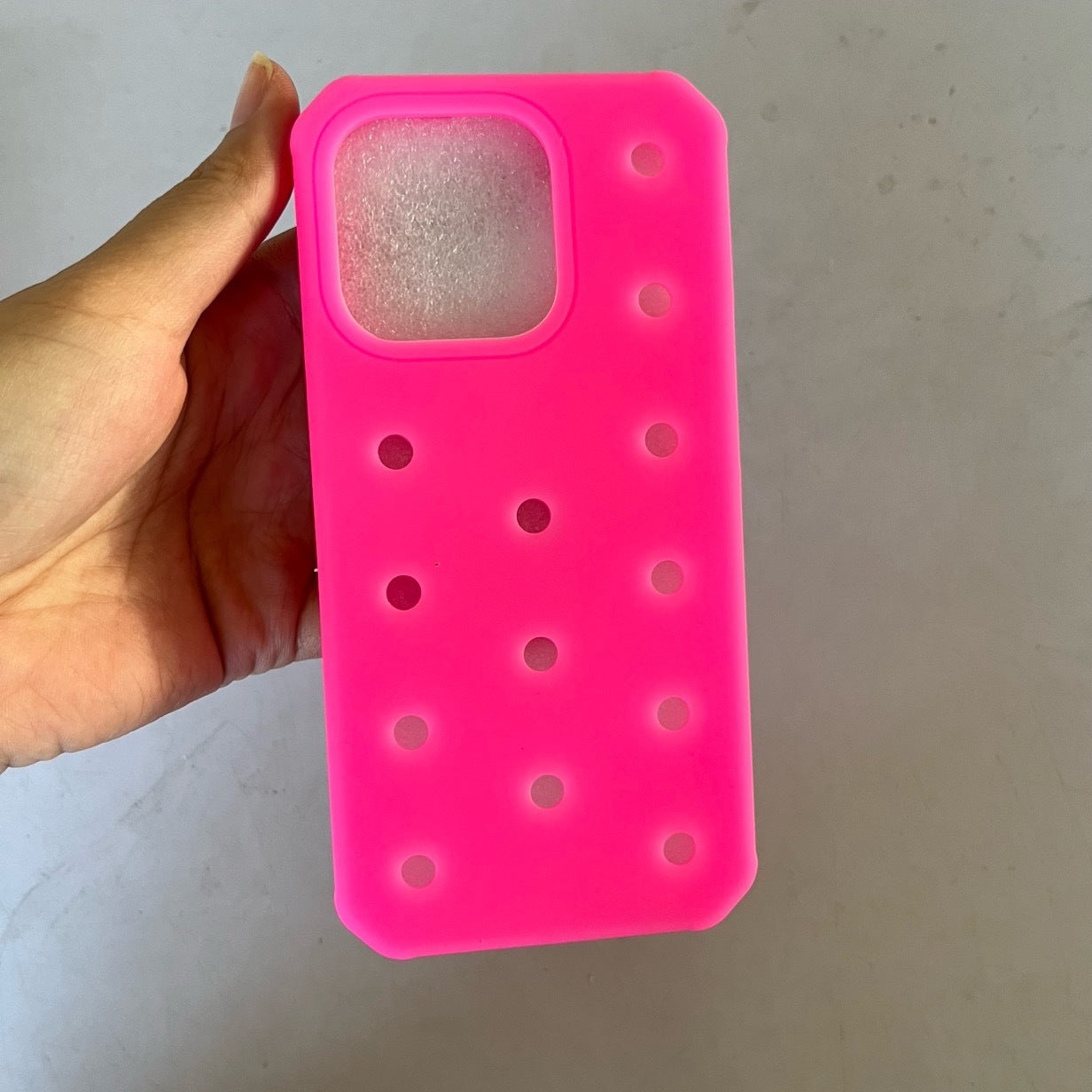 853485378-31